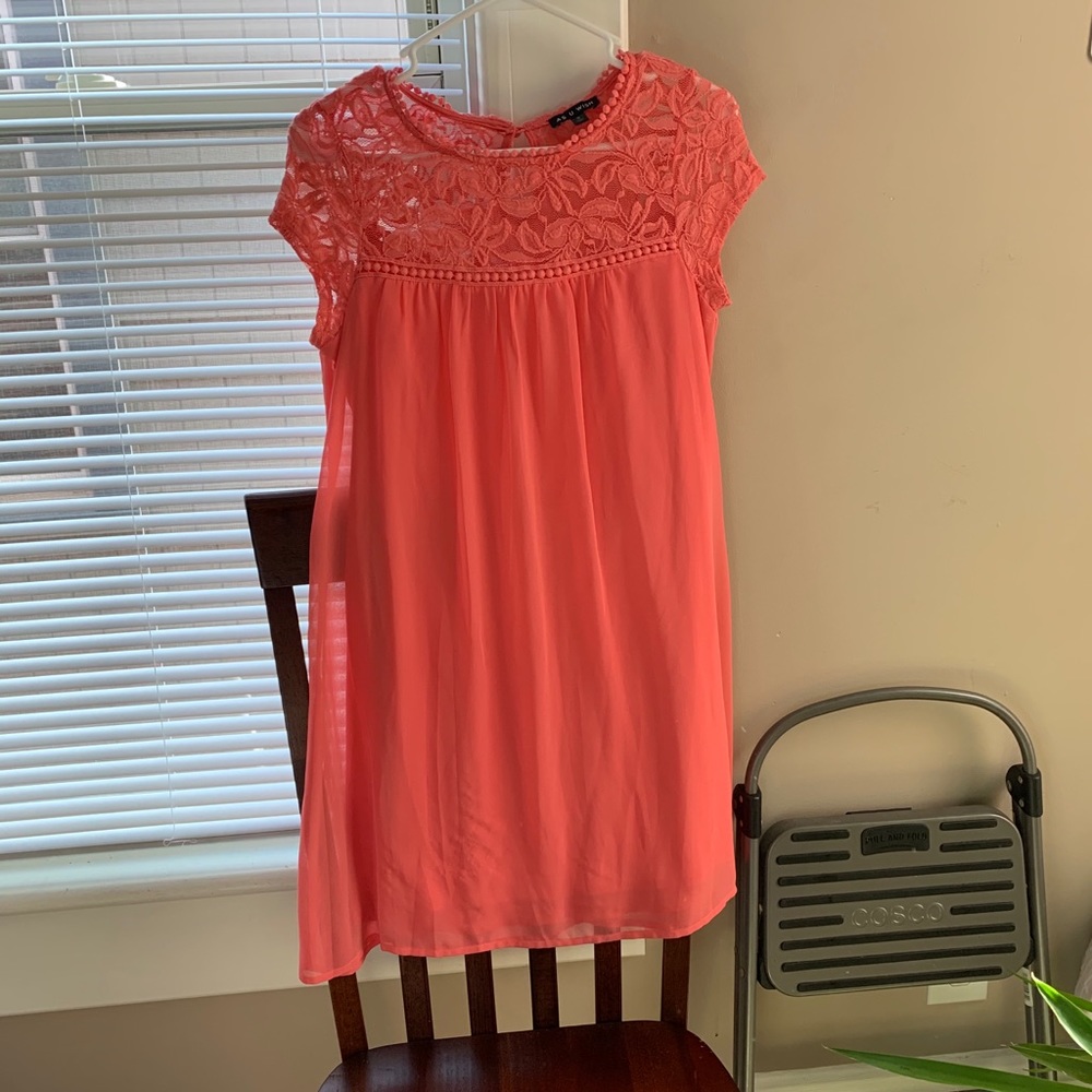Adorable peachy pink babydoll shift dress 💕🍑